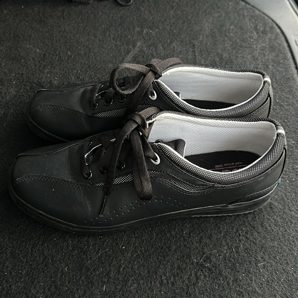 Keds Women’s Black Leather Lace Up Sneakers Tennis Shoes WH29771M | Size 8 - Picture 3 of 8